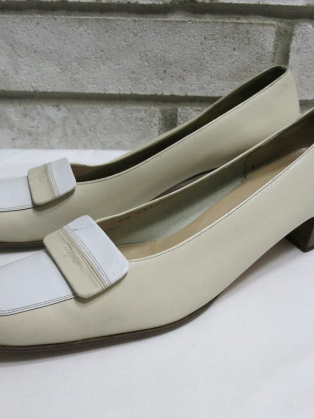 Salvatore Ferragamo Two Tone Leather Dress Pumps Women's Formal Shoe's 9.5 AAAA